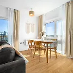 2 Bedroom Apartment - 2 Bathrooms - Netflix- Juliet Balcony 419H