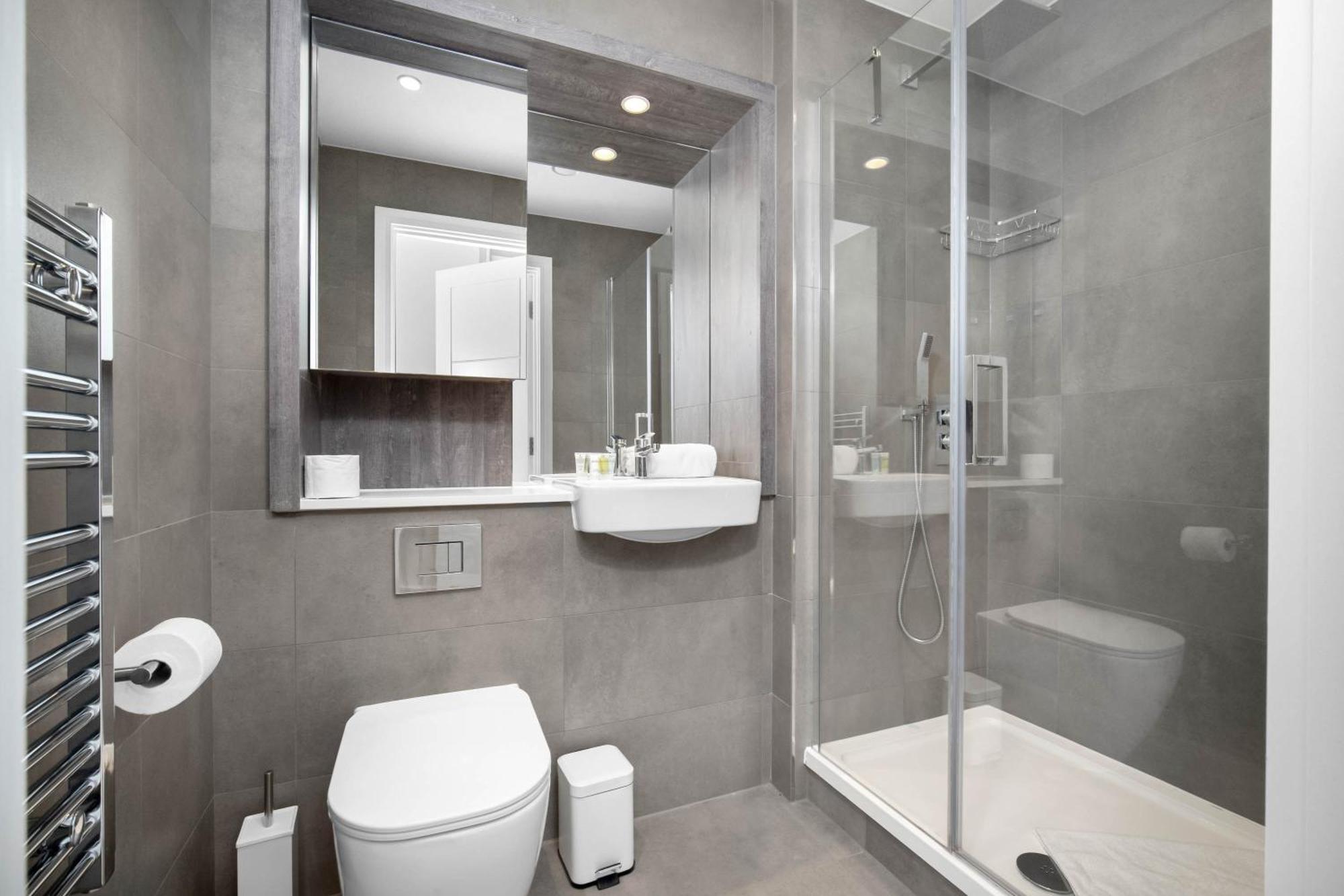 Apartment 2 Bedroom - 2 Bathrooms - Netflix- Juliet Balcony 419h