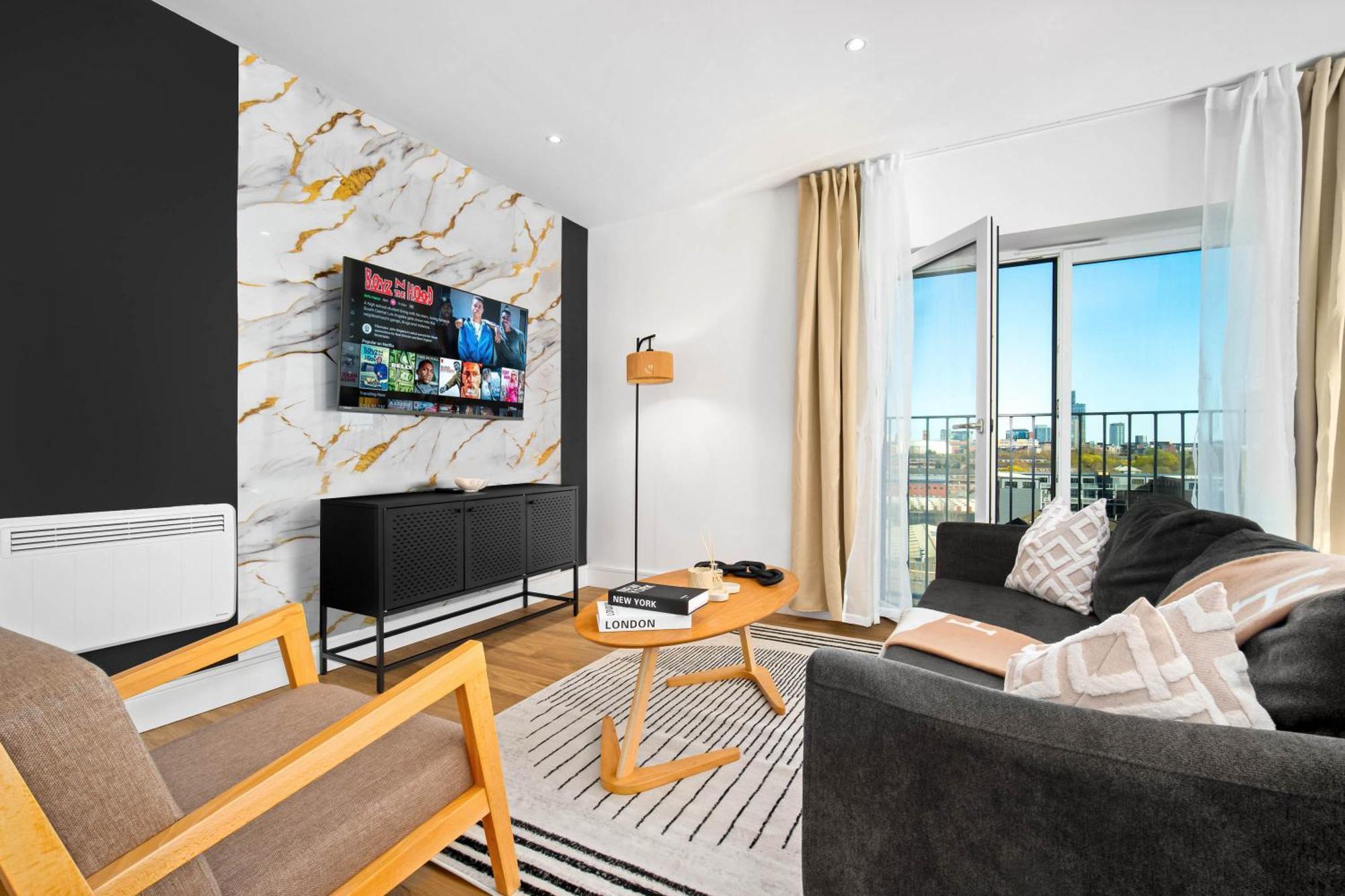 2 Bedroom - 2 Bathrooms - Netflix- Juliet Balcony 419h